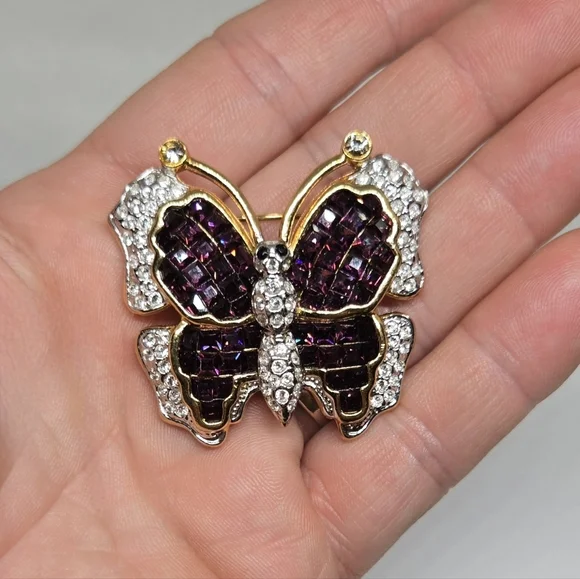 Purple Rhinestone Butterfly Brooch Gold Tone Crystal Statement Pin - Picture 10 of 10